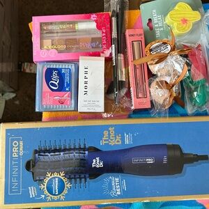 box of woman’s cosmetics everything you see comes in the box (box 1)